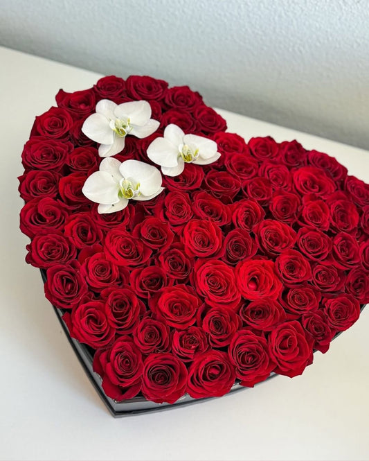 The Signature Heart – Luxury Roses for Mom
